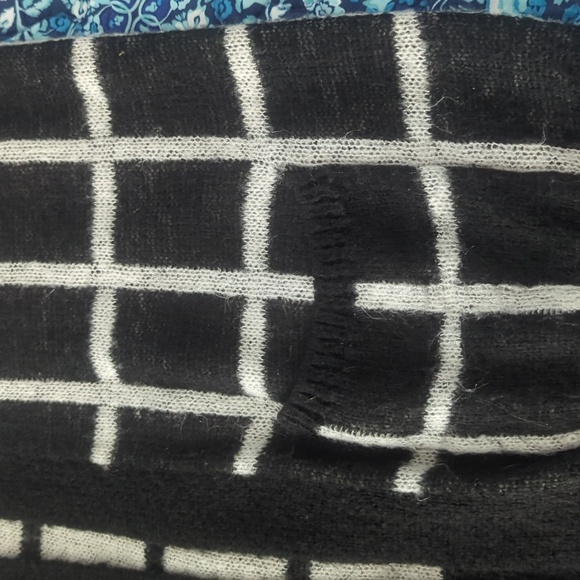 Neiman Marcus fuzzy cardigan with pockets - Picture 9 of 10